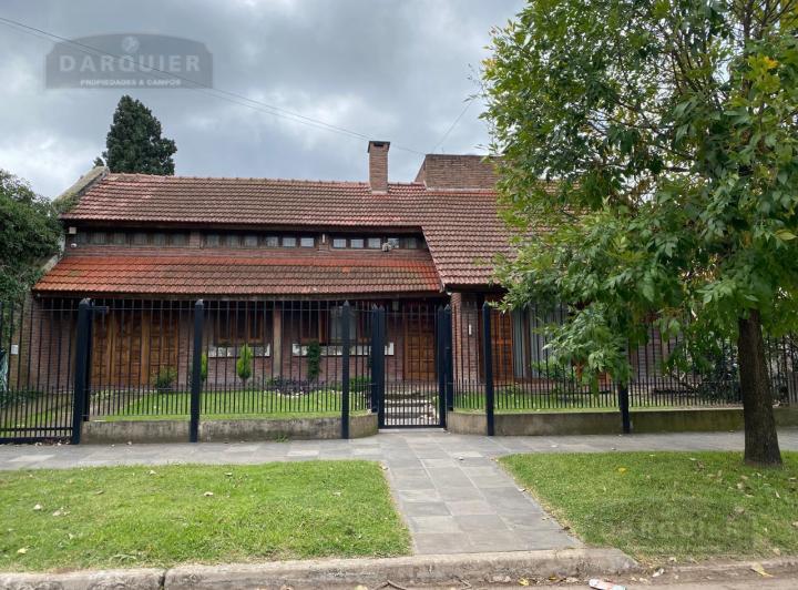 Casa · 400m² · 3 Dormitorios