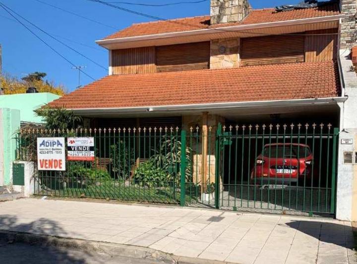 Casa · 180m² · 5 Ambientes · 1 Cochera