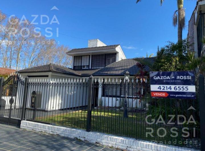 Casa · 179m² · 4 Ambientes · 2 Cocheras