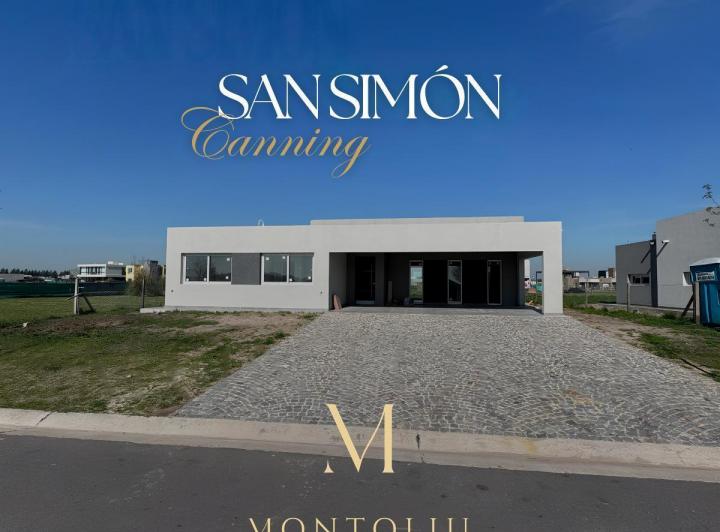 Casa · 212m² · 4 Ambientes · 2 Cocheras