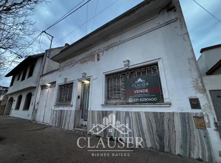 Casa · 180m² · 8 Ambientes · 5 Cocheras