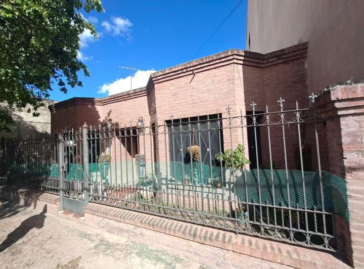Casa · 85m² · 3 Ambientes · 1 Cochera