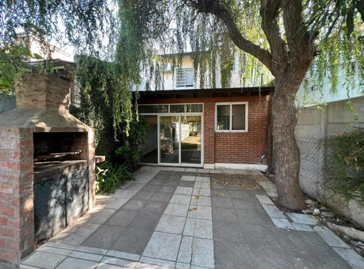 Casa · 96m² · 5 Ambientes · 1 Cochera