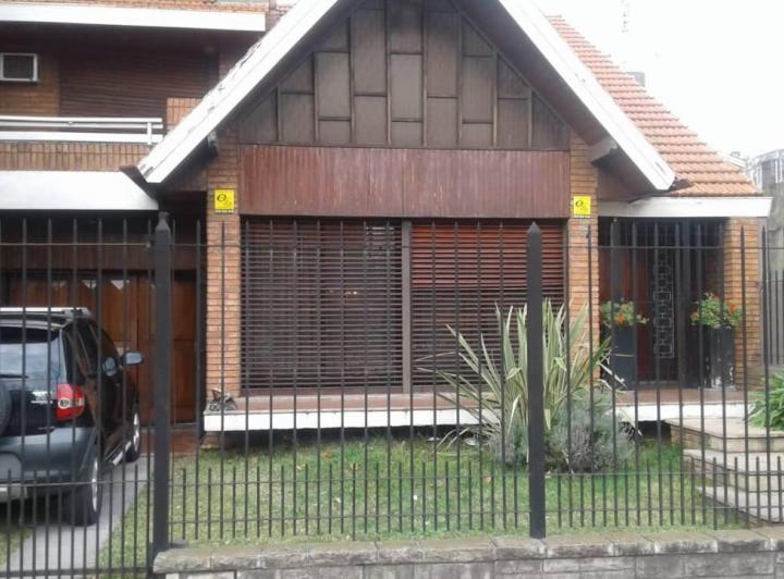 Casa · 740ha · 4 Ambientes · 1 Cochera