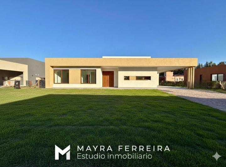 Casa · 206m² · 4 Ambientes · 2 Cocheras