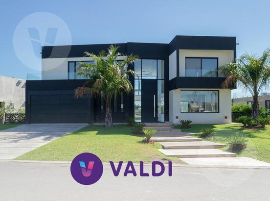 Casa · 986m² · 5 Ambientes · 1 Cochera