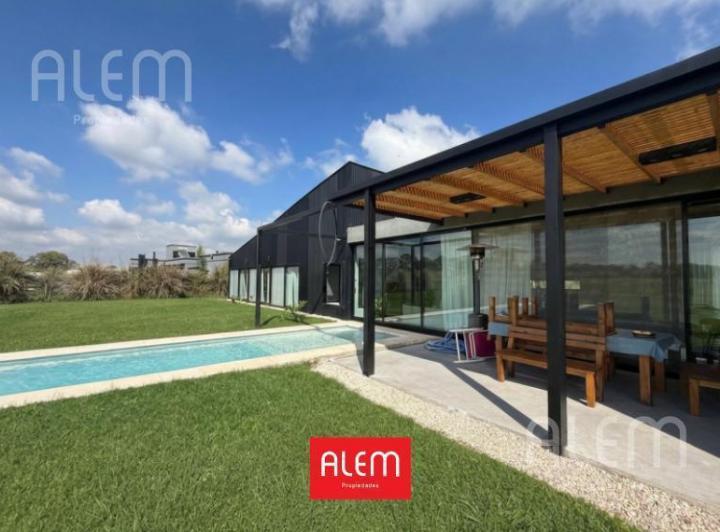 Casa · 155m² · 4 Ambientes · 1 Cochera