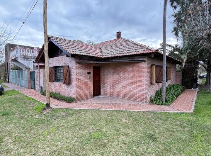 Casa · 96m² · 5 Ambientes · 1 Cochera