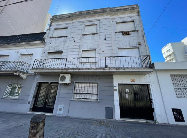 Casa · 214m² · 5 Ambientes · 1 Cochera