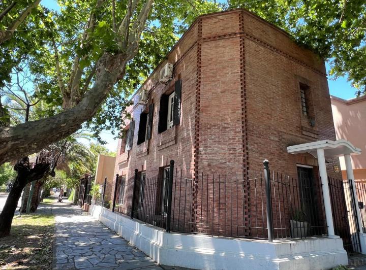 Casa · 130m² · 4 Ambientes · 1 Cochera