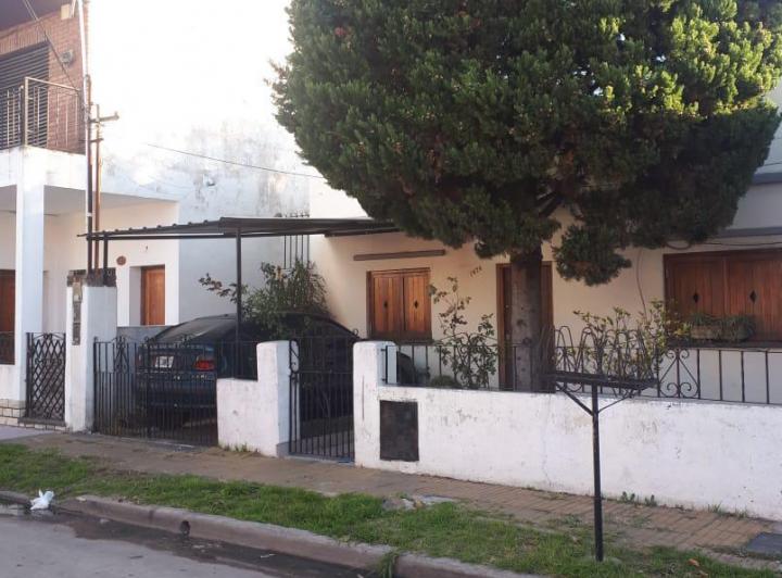Casa · 80m² · 3 Ambientes · 1 Cochera