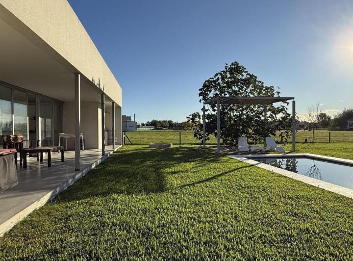 Casa · 156m² · 4 Ambientes · 1 Cochera