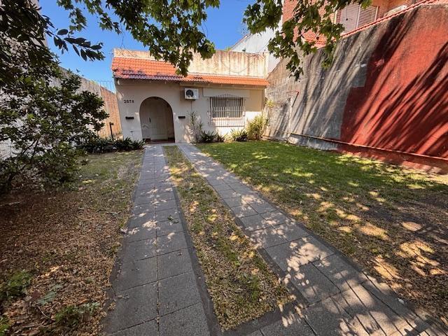 Casa · 110m² · 3 Ambientes · 2 Cocheras