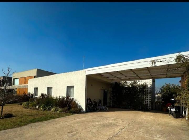 Casa · 130m² · 4 Ambientes