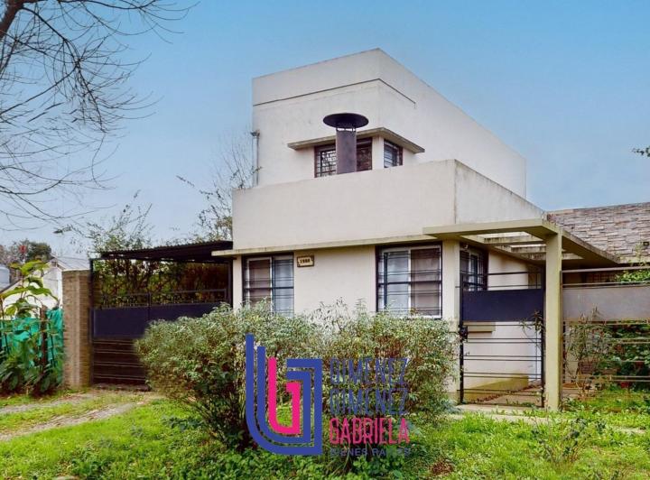 Casa · 140m² · 4 Ambientes · 2 Cocheras