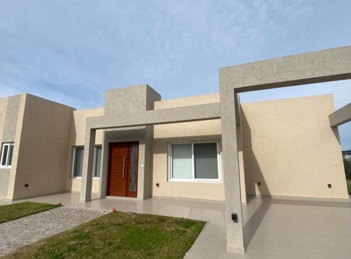 Casa · 145m² · 4 Ambientes · 1 Cochera
