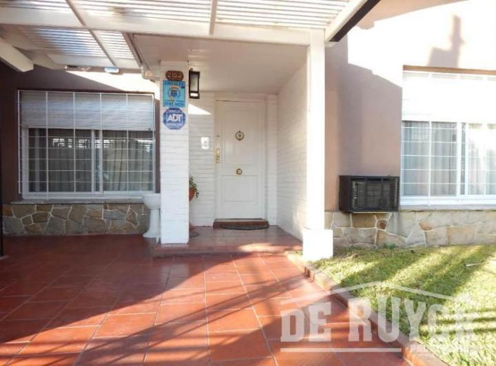 Casa · 150m² · 3 Ambientes · 2 Cocheras