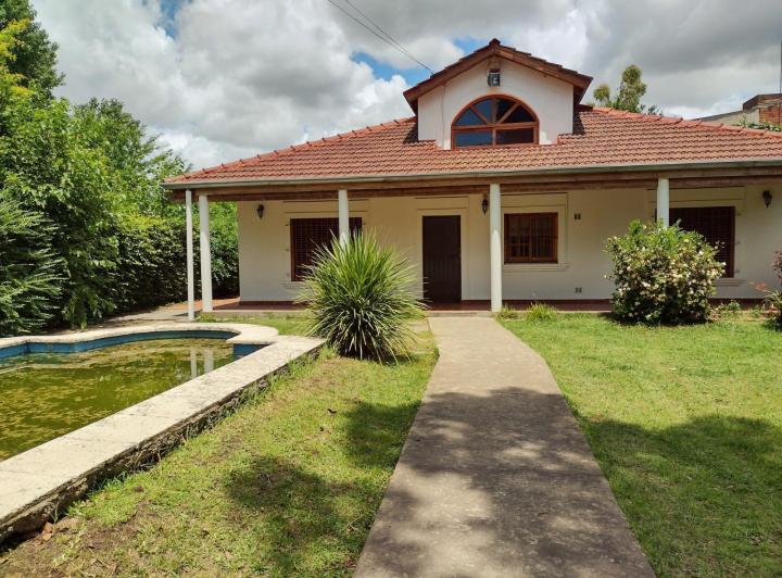 Casa · 110m² · 4 Ambientes · 1 Cochera
