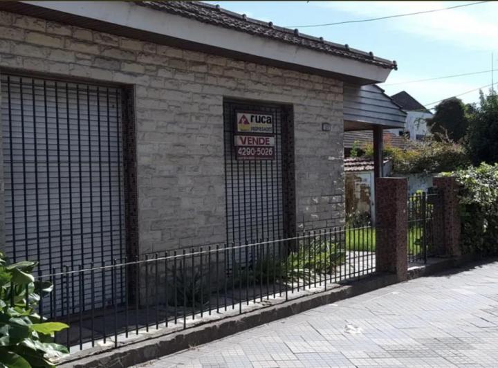 Casa · 180m² · 2 Dormitorios · 1 Cochera