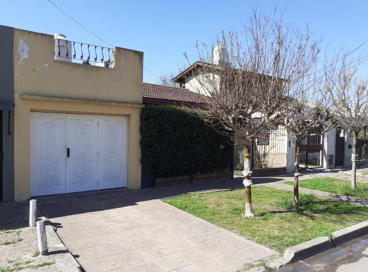 Casa · 111m² · 4 Ambientes · 1 Cochera