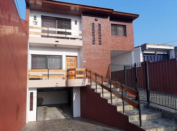 Casa · 147m² · 5 Ambientes · 3 Cocheras