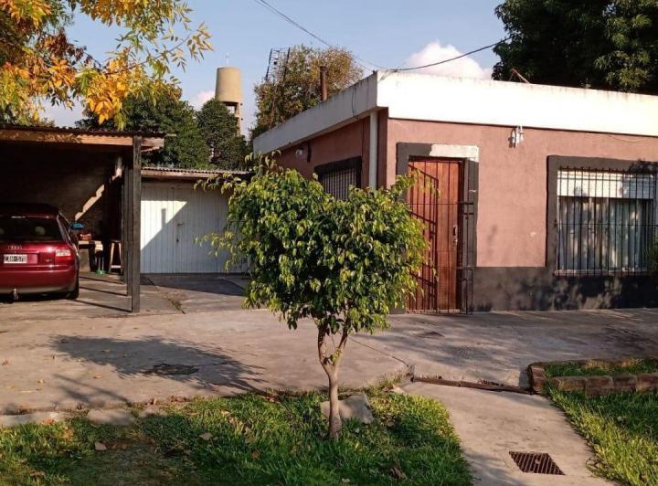 Casa · 140m² · 4 Ambientes · 2 Cocheras