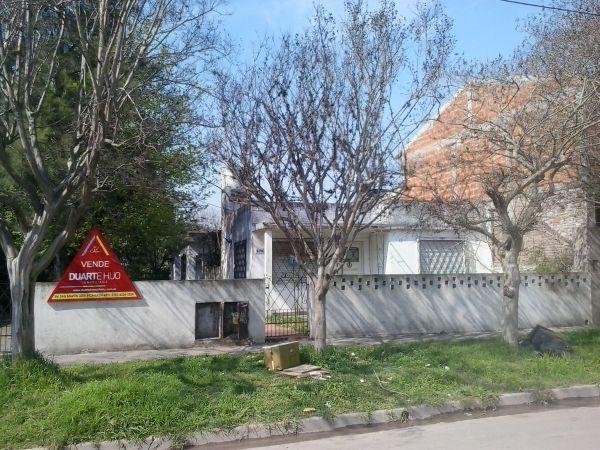 Casa · 90m² · 4 Ambientes · 2 Cocheras