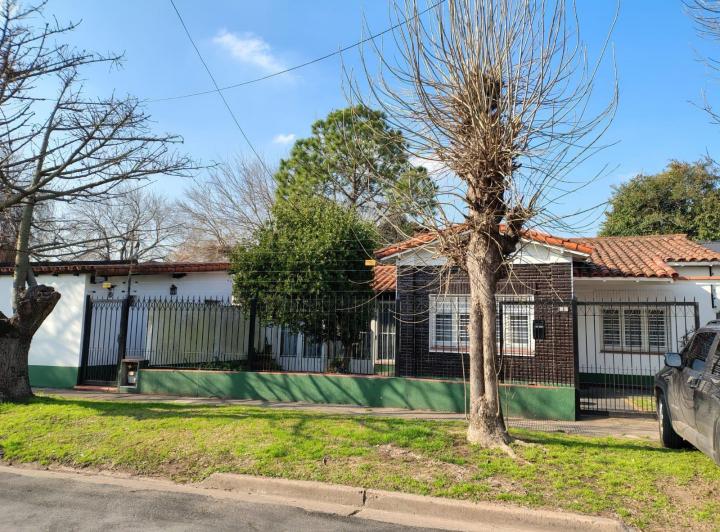 Casa · 120m² · 5 Ambientes · 2 Cocheras