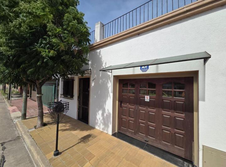Casa · 155m² · 5 Ambientes · 1 Cochera