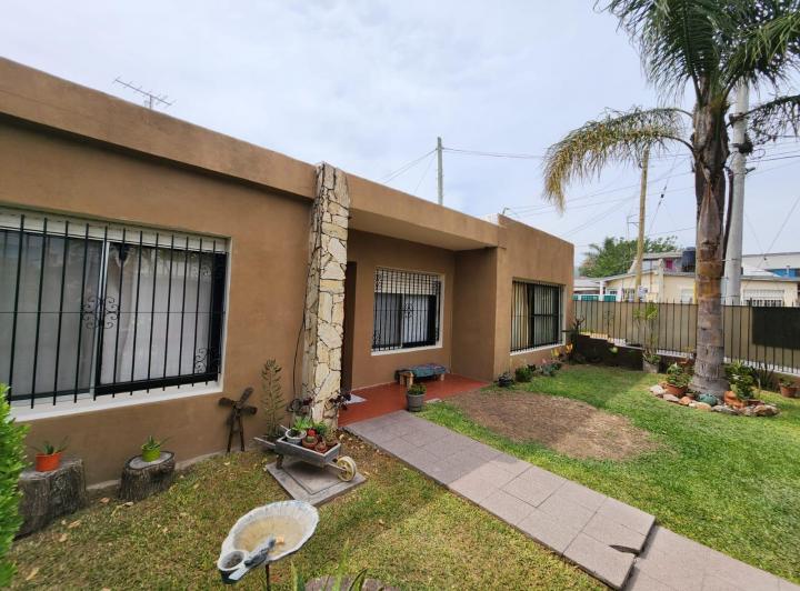 Casa · 130m² · 3 Ambientes · 1 Cochera