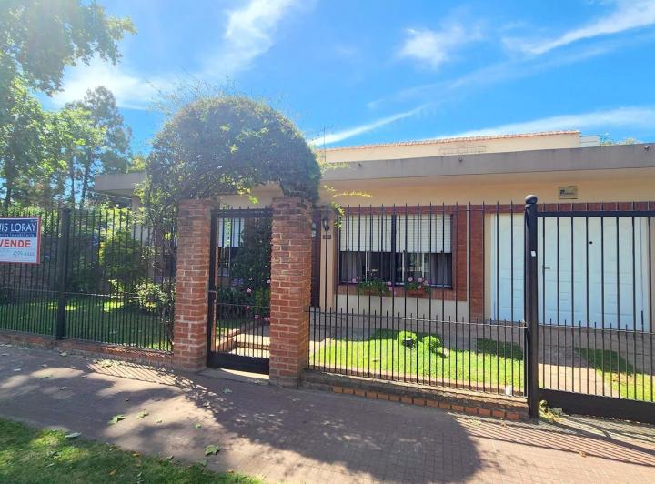 Casa · 130m² · 4 Ambientes · 1 Cochera