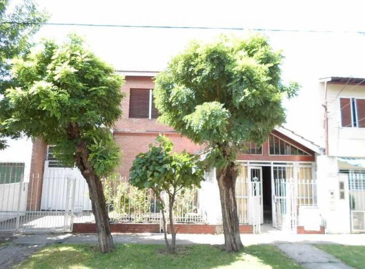 Casa · 140m² · 5 Ambientes · 1 Cochera