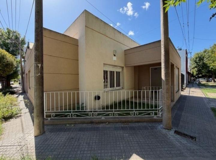 Casa · 95m² · 3 Ambientes · 1 Cochera