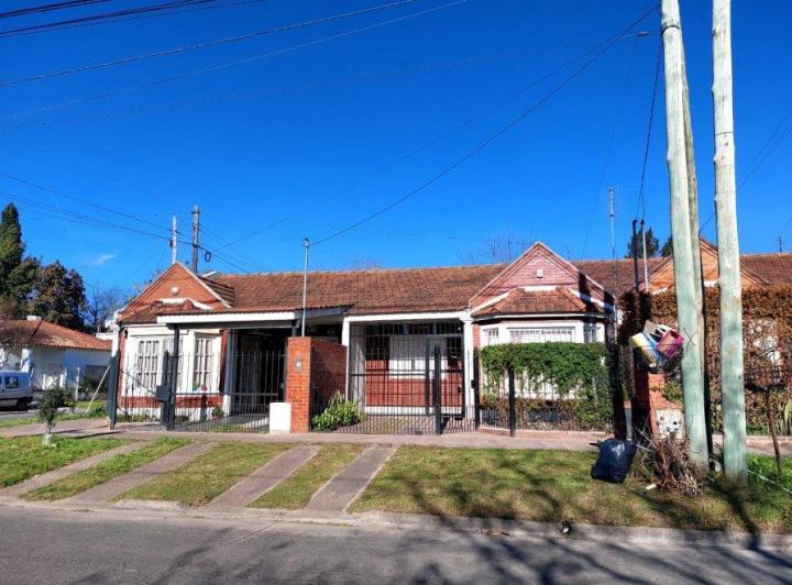 Casa · 55m² · 3 Ambientes · 1 Cochera