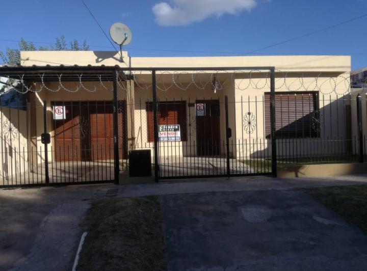 Casa · 95m² · 4 Ambientes · 1 Cochera