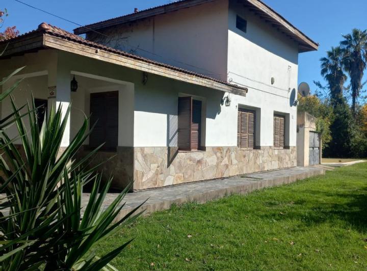 Casa · 138m² · 9 Ambientes · 1 Cochera