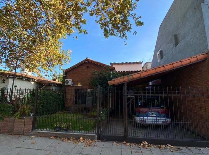 Casa · 165m² · 5 Ambientes · 1 Cochera