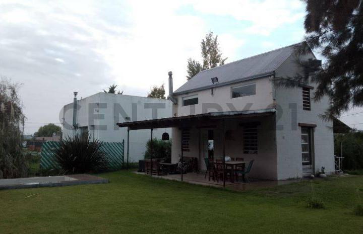 Casa · 110m² · 3 Ambientes · 2 Cocheras