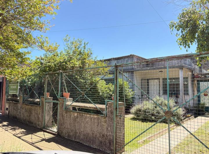 Casa · 70m² · 3 Ambientes · 3 Cocheras