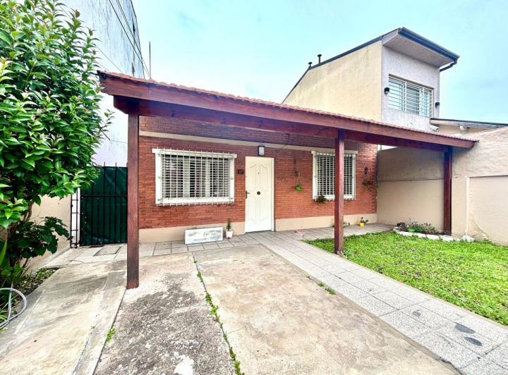 Casa · 80m² · 3 Ambientes · 1 Cochera