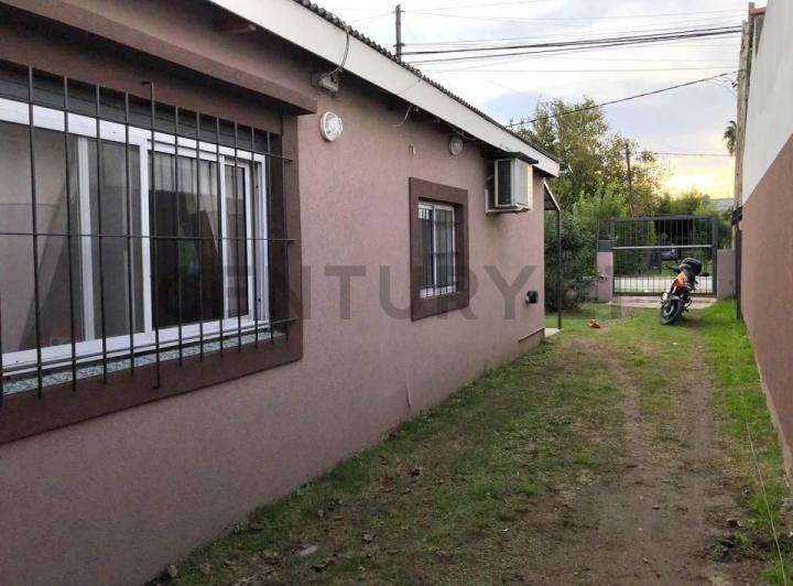 Casa · 110m² · 3 Ambientes · 3 Cocheras