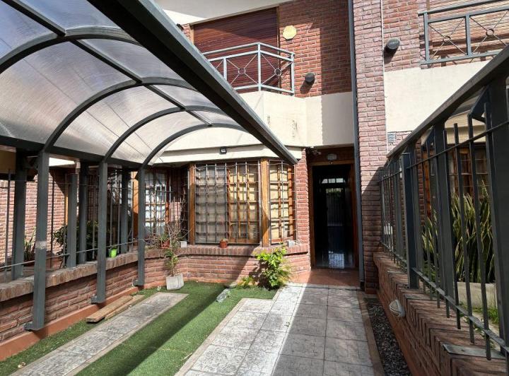 Casa · 80m² · 3 Ambientes · 1 Cochera
