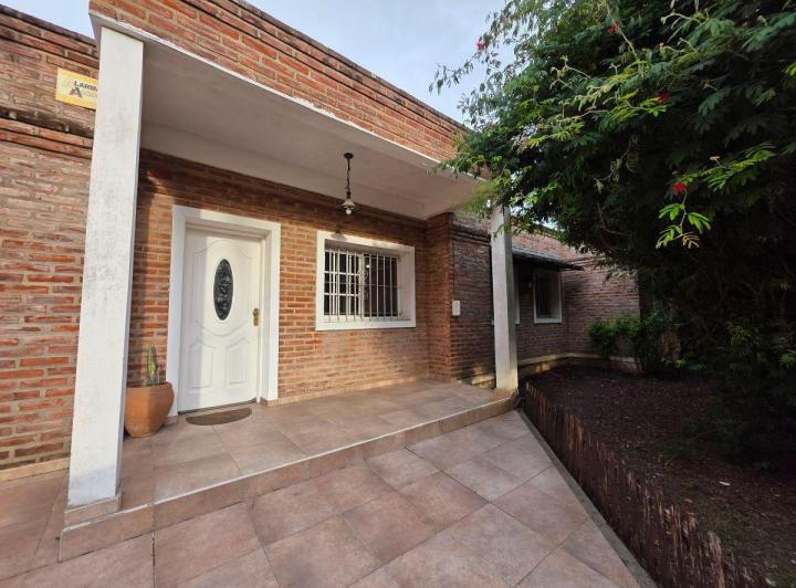 Casa · 240m² · 3 Ambientes · 3 Cocheras