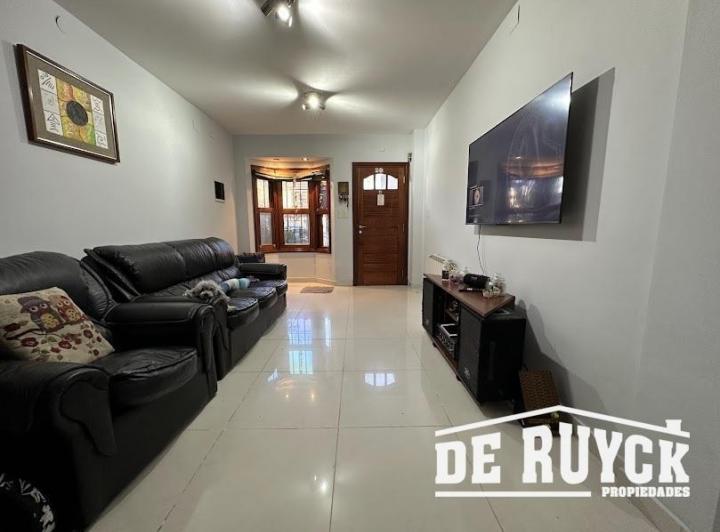 Casa · 107m² · 4 Ambientes · 1 Cochera