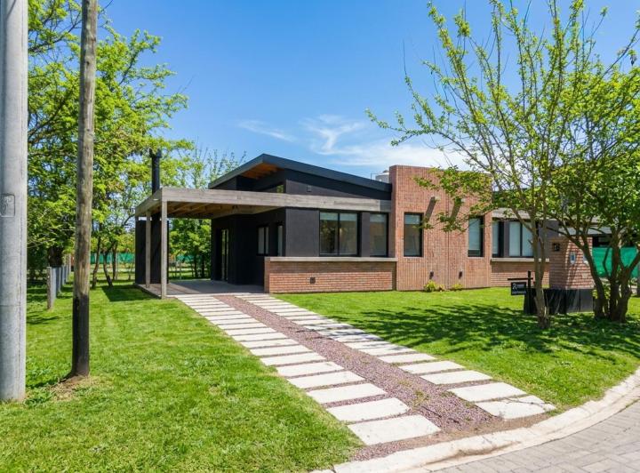 Casa · 43m² · 2 Ambientes · 1 Cochera