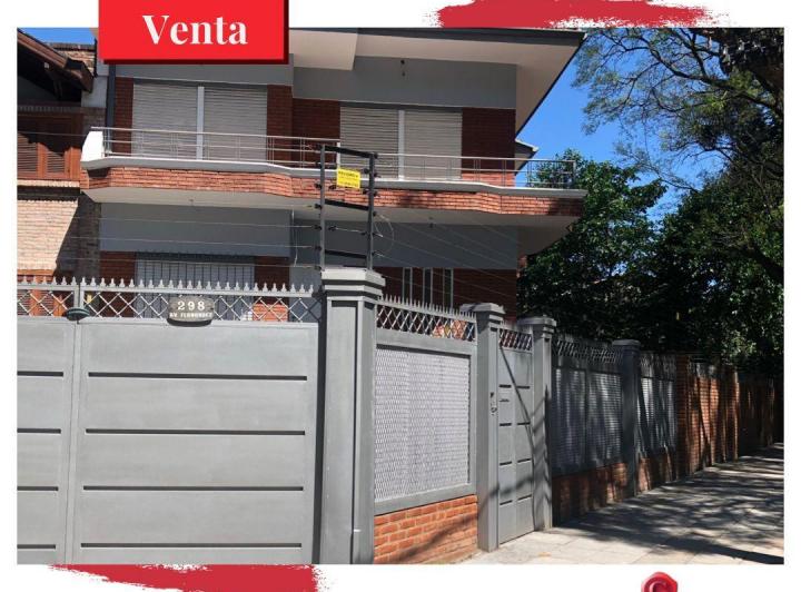 Casa · 320m² · 5 Ambientes · 3 Cocheras