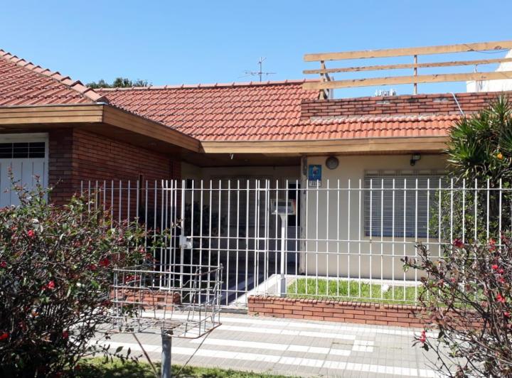 Casa · 160m² · 3 Ambientes · 3 Cocheras