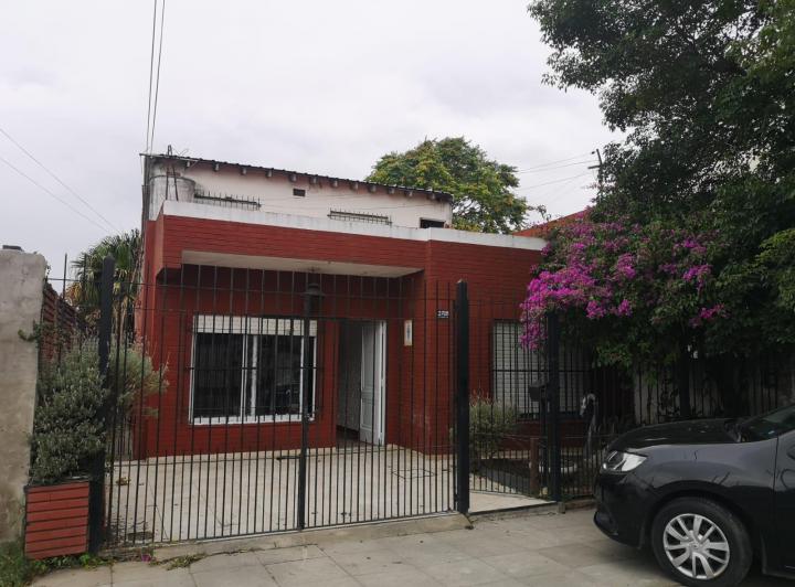 Casa · 70m² · 3 Ambientes · 1 Cochera