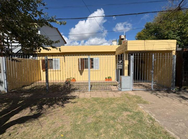 Casa · 107m² · 2 Dormitorios · 1 Cochera