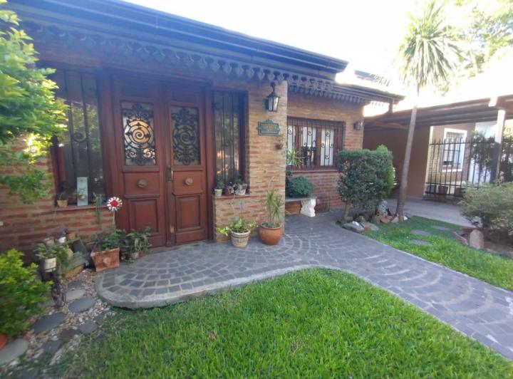 Casa · 136m² · 3 Ambientes · 3 Cocheras